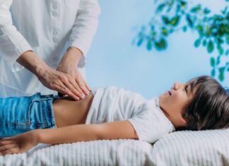 EVIcliniq – GASTROENTEROLOGIE PEDIATRICA: CAND VENIM LA CONSULT SI CUM AJUTAM COPILUL